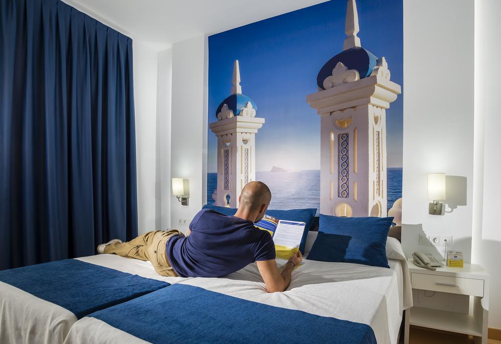 Hotel Avenida Бенідорм Номер фото